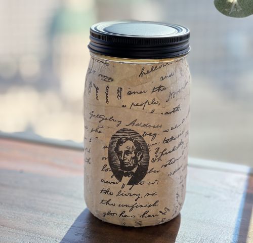 Quart Jar-Lincoln Script
